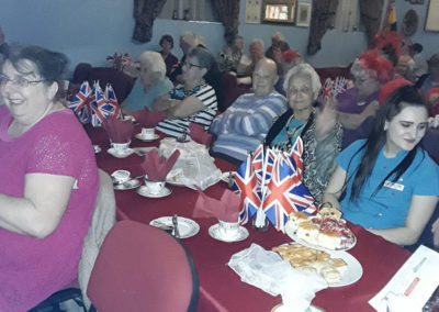 Woodstock ladies enjoying a music show in Sheerness (3 of 4)