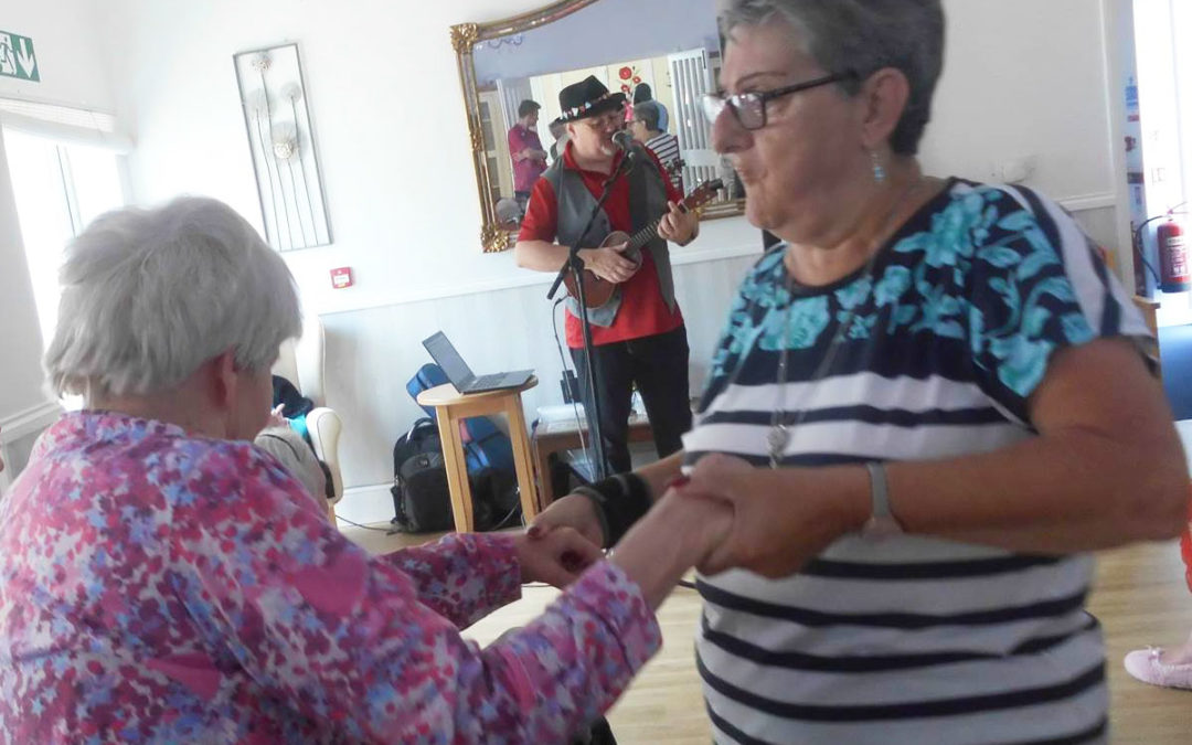 Woodstock Residential Care Home enjoy entertainment from Rob T