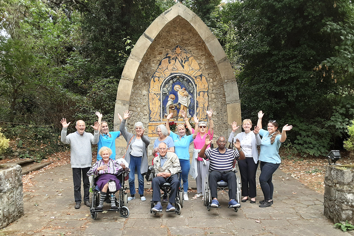 Woodstock Residential Care Home residents take a trip to Aylesford Priory