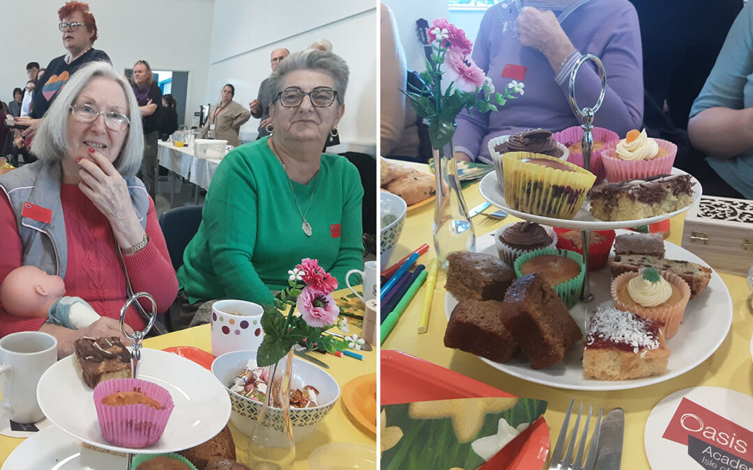 Woodstock Residential Care Home residents enjoy Dementia Cafe trip